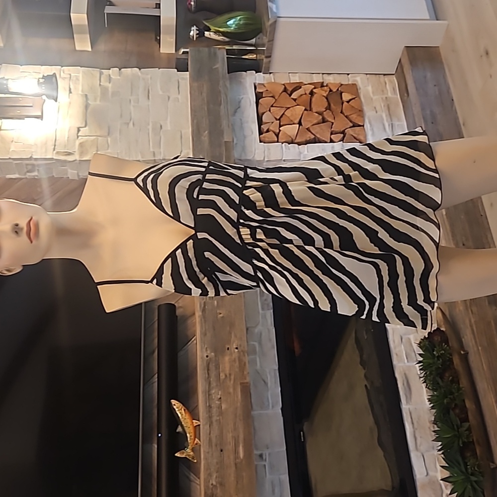 NWT TRINA TURK TOP 100% SILK🥰